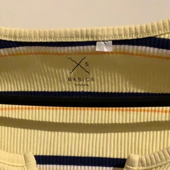 Basic top - Picture 2 of 3